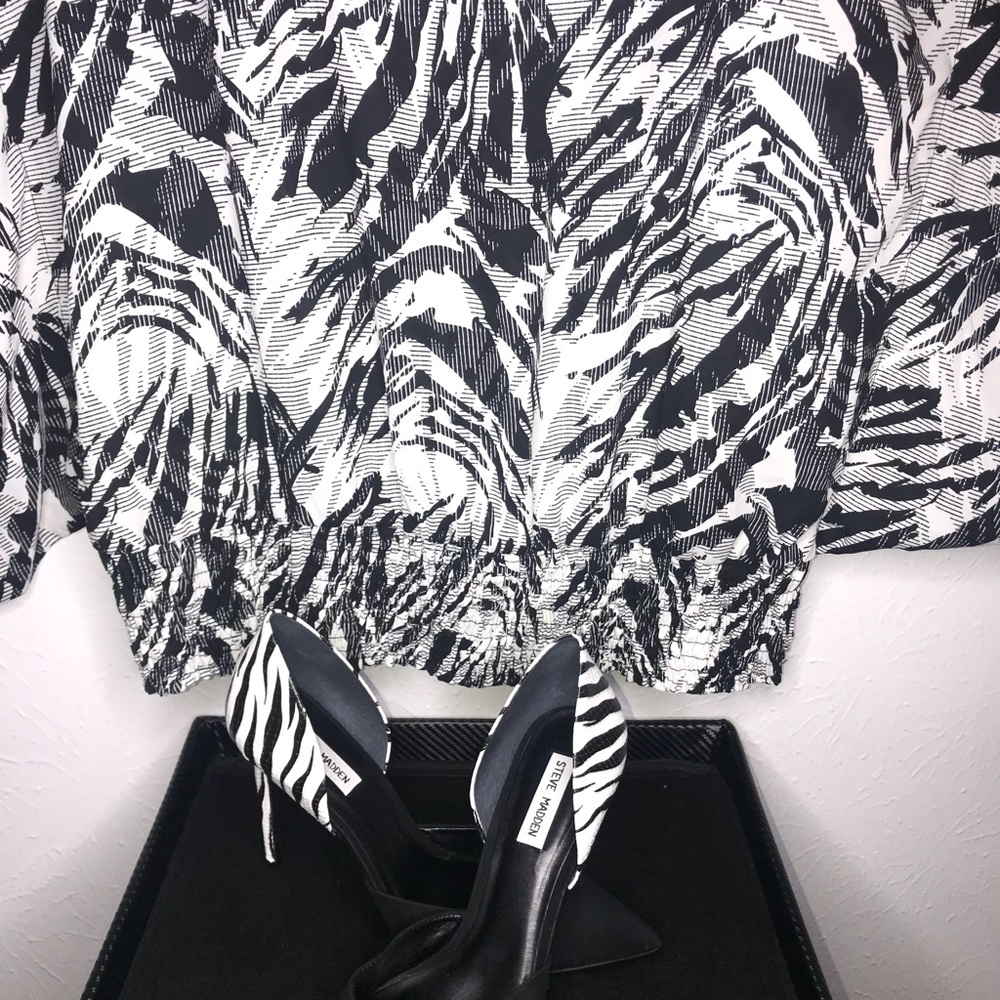 Shoes with my matching blouse - Picture 6 of 16
